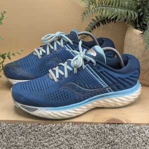 Saucony Triumph 17 Women's Size 10 Running Shoes Casual Comfort Walking
